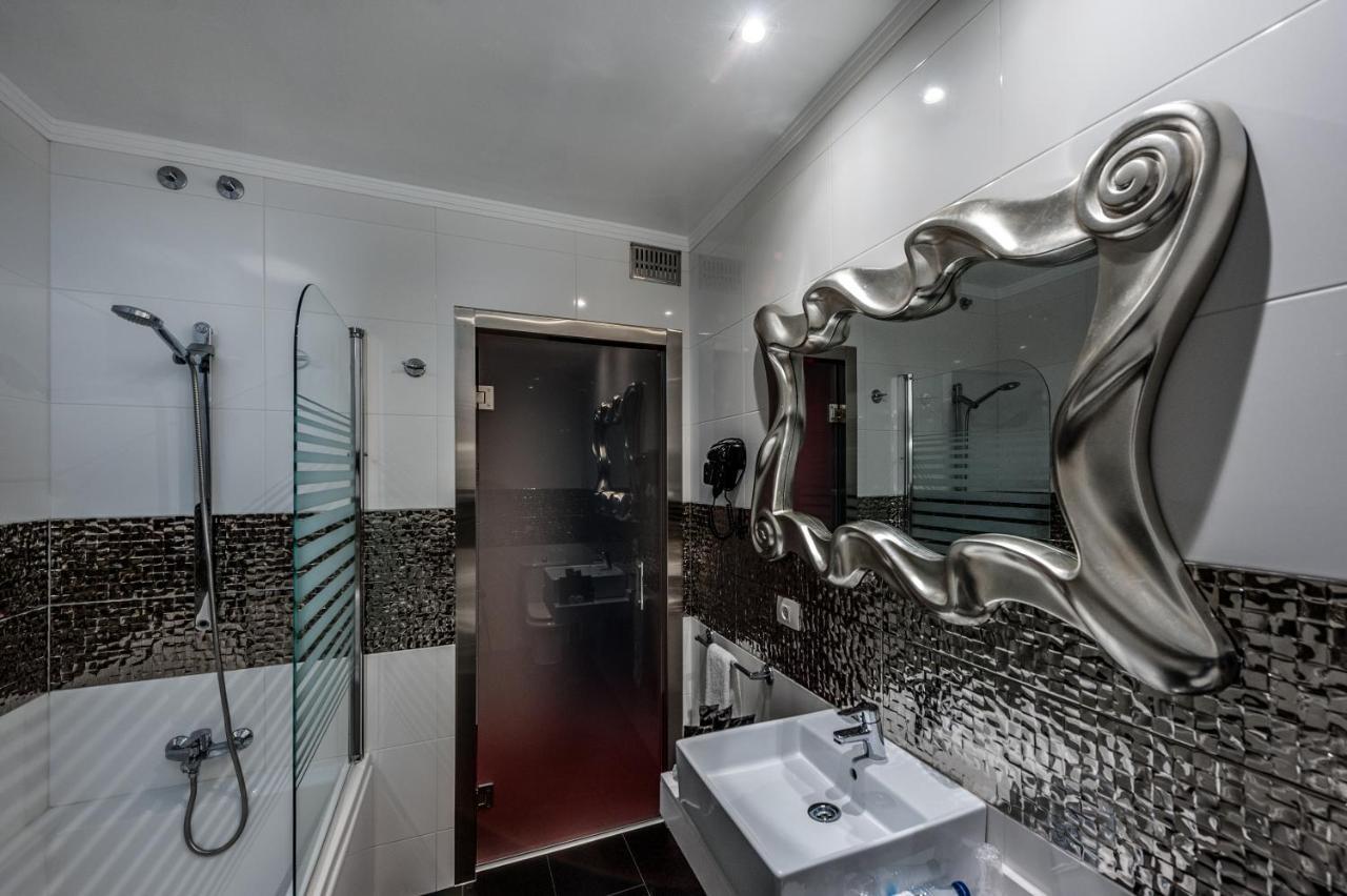 Motel Venus La Coruna Гуисамо Экстерьер фото